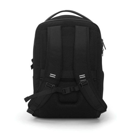 Bizz Backpack - Black תיק גב XD DESIGN, תיק גב מעוצב, תיק גב שחור,תיק גב למחשב נייד, תיק גב שחור ללפטופ, תיק גב גדול, תיק גב שחור אלגנט, תיק גב עשוי חומרים ממוחזרים, מתנה ממותגת לעובדים, סוואג לעסקים, תיק גב לעובדים