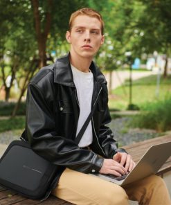 XD Design _ Laptop Bag, black - תיק צד למחשב נייד, תיק צד שחור למחשב, תיק צד אלגנטי למחשב נייד, תיק צד למחשב נייד למנהלים, תיק צד עשוי חומרים ממוחזרים, תיק צד אקסדי דיזיין, מתנה לעובדים, מתנה למנהלים, תיק צד שחור